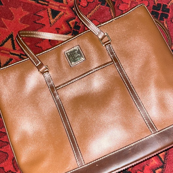 Brand new with tags Dooney and Bourke tote - Picture 1 of 4